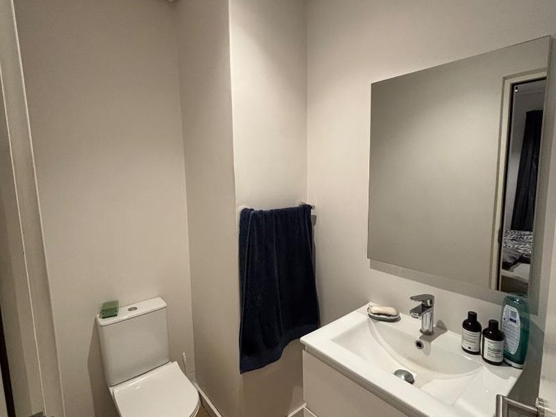 Modern 1 Bedroom Fully Furnished Apartment To Rent - Photo 7