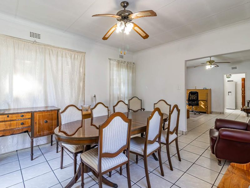 3 Bedroom Family Home with Space, Potential, and a Beautiful Garden - Photo 10