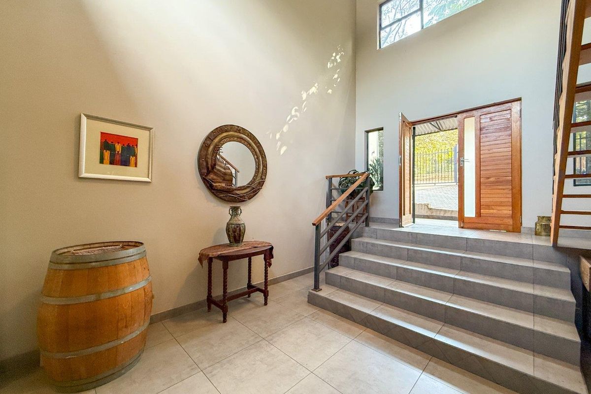 Serenity. Style. Security | Contemporary family living in leafy Constantia Glen Security Village - Photo 2