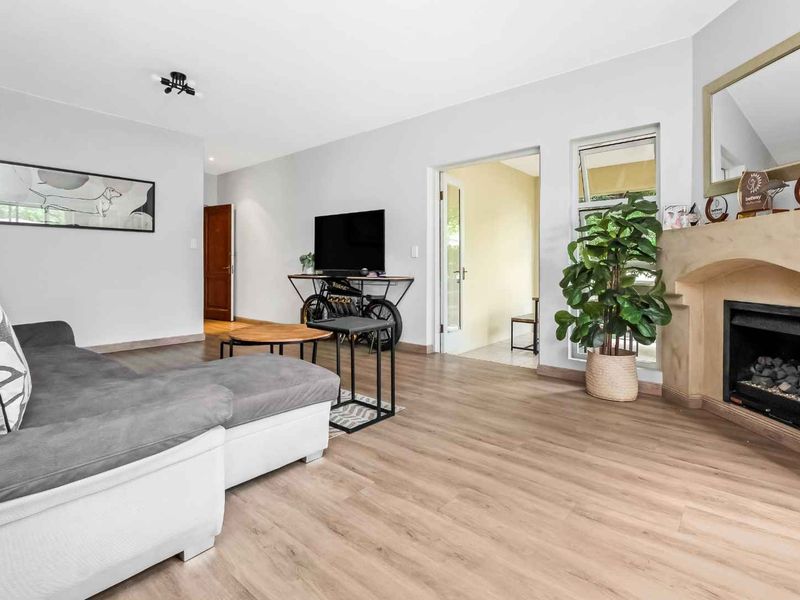 2 Bedroom Apartment for Sale in Dainfern - Photo 3