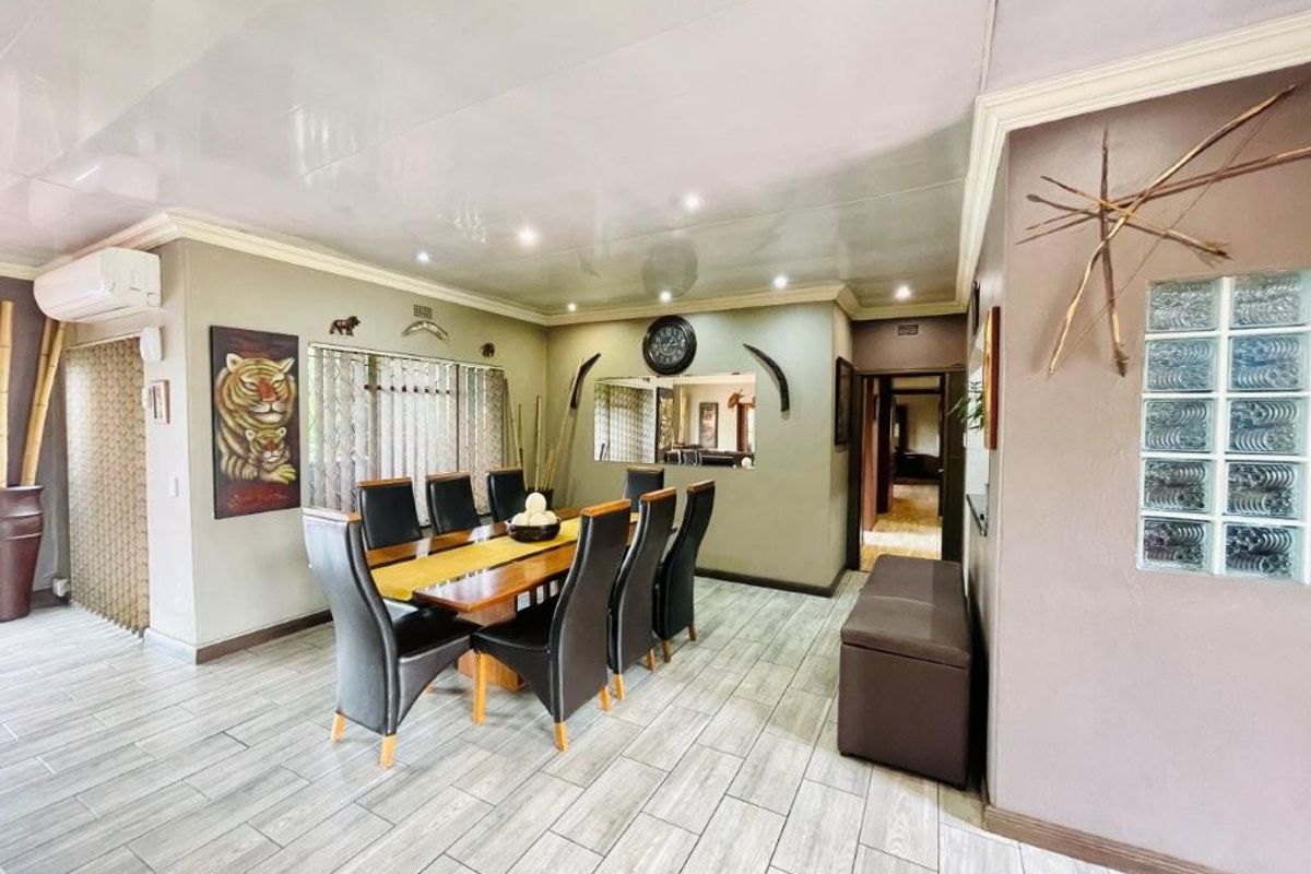 Elegant Living Meets Outdoor Bliss, with Pool, Study & Gym. - Photo 5