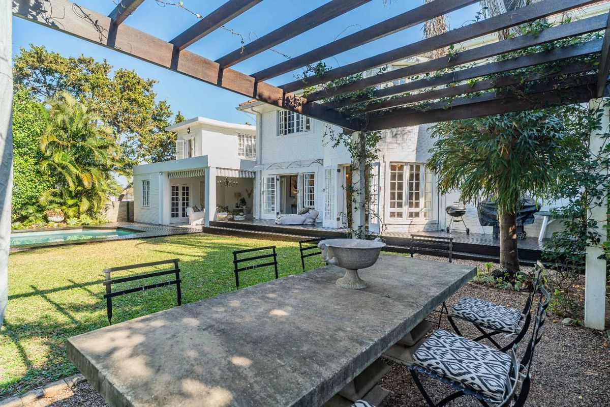 Exclusive Opulent Residence in Prestigious Broadway Precinct!! - Photo 3