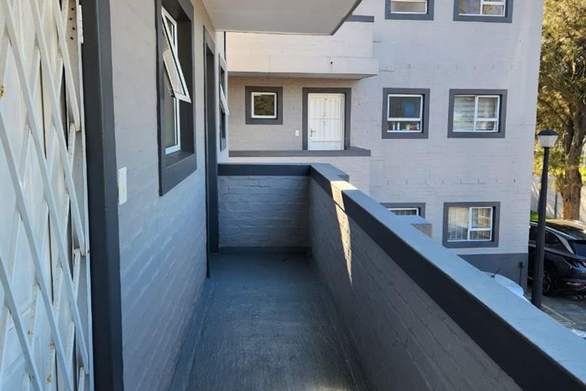 One-bedroom apartment for sale in Pinelands, Anfield Village. - Photo 3