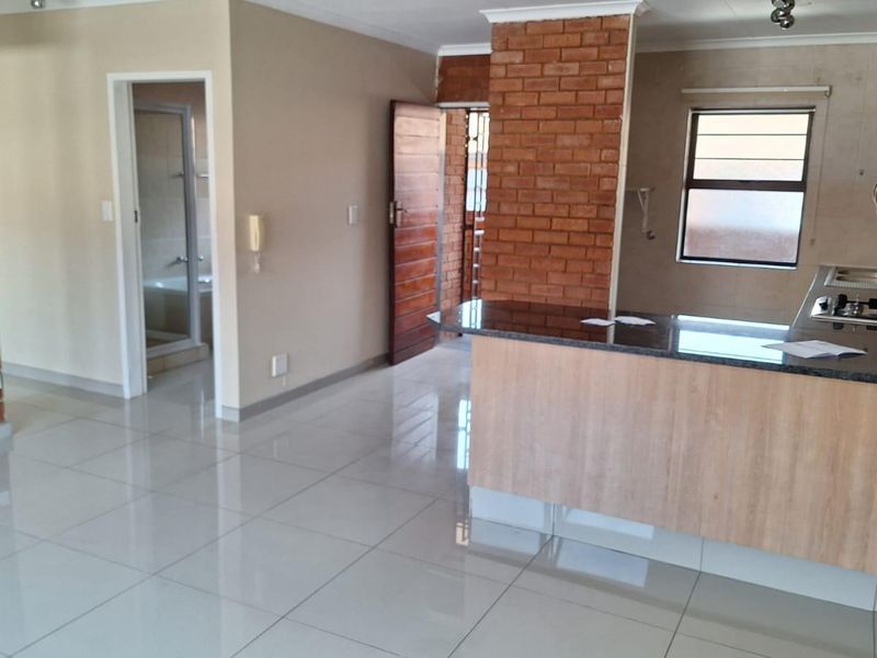 Lock-Up-and-Go Living – Perfect for First-Time Buyers! - Photo 8