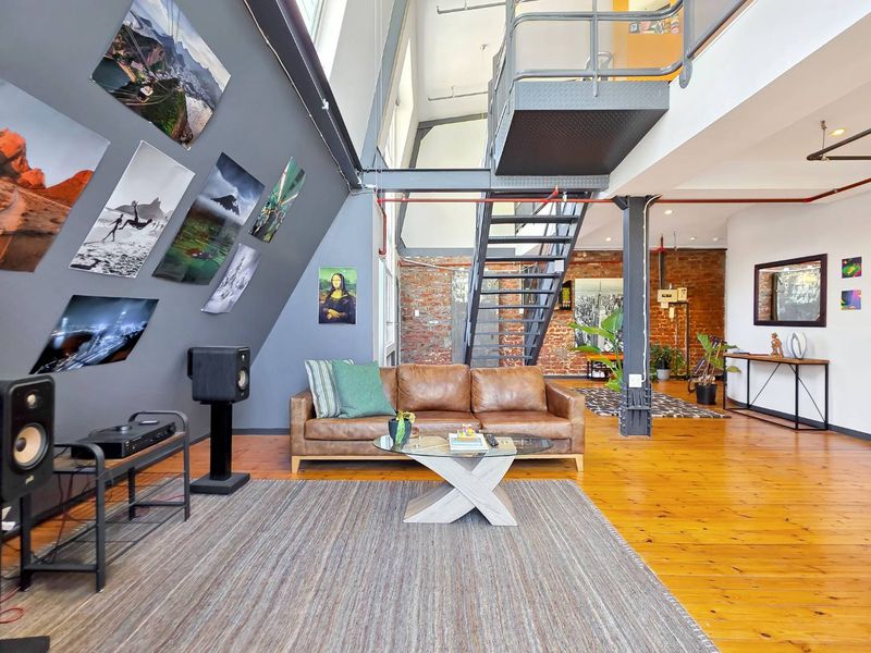 Trendy Loft-Style Studio | Airbnb Friendly - Photo 5