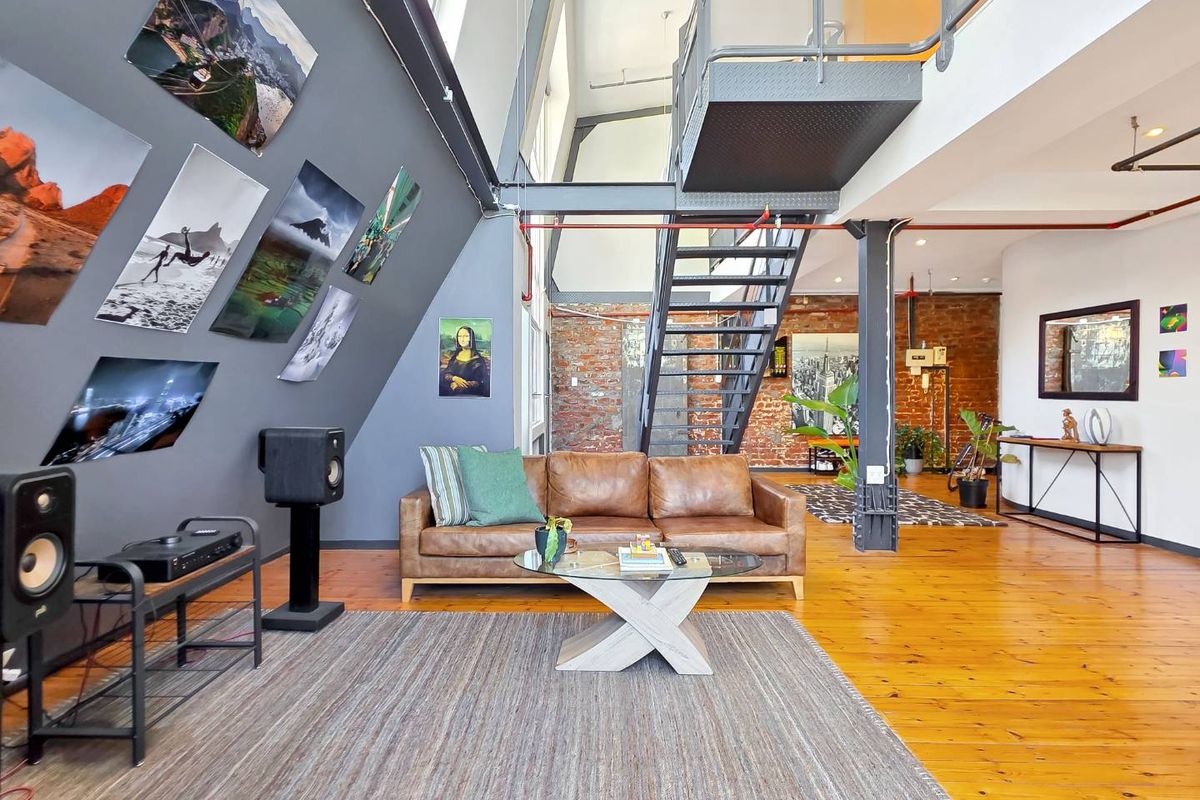 Trendy Loft-Style Studio | Airbnb Friendly - Photo 5