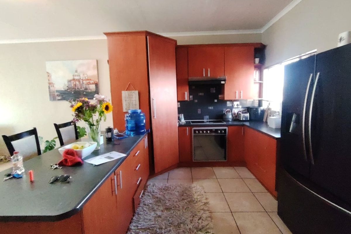 "Balcony Views & Easy Living in Prime Location!" - Photo 3