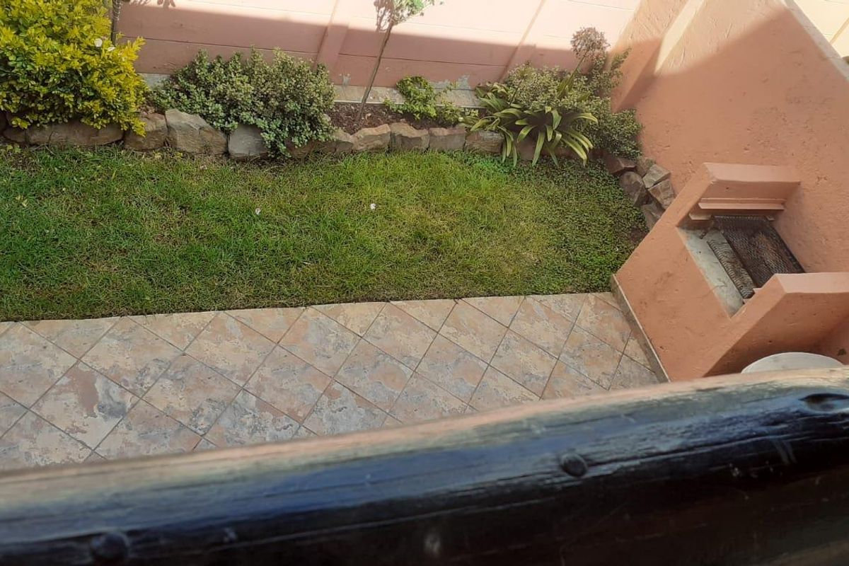 Secure, Stylish Living in Raceview - Photo 5