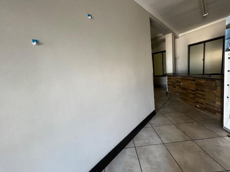 Prime office building for sale- Ausspanplatz/ CBD edge - Photo 2