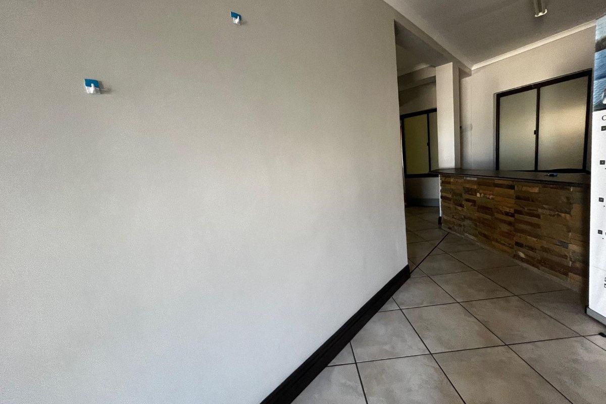 Prime office building for sale- Ausspanplatz/ CBD edge - Photo 2