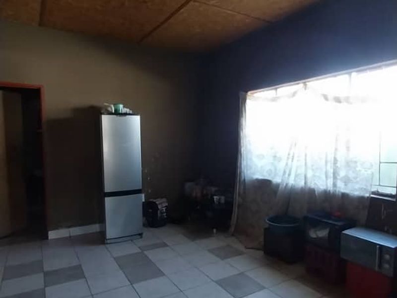 Okahandja - 2 Bedroom House For Sale - Photo 6