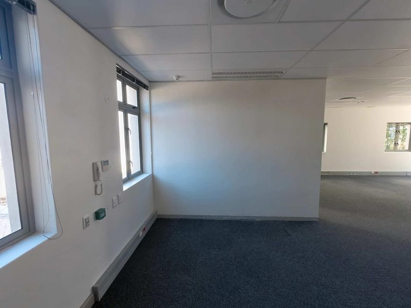 Work, Meet & Unwind — Office with Private Outdoor Terrace - Photo 6