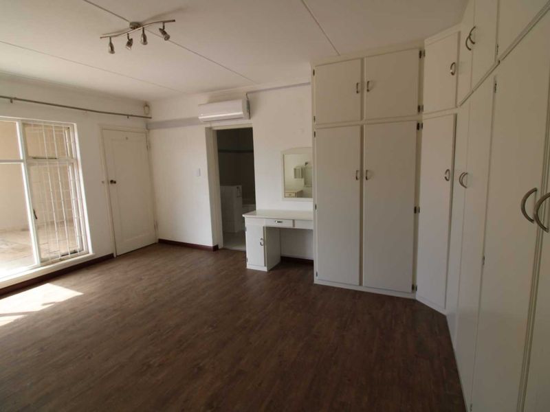 Spacious Open Living Family Home Close to High School - Photo 8