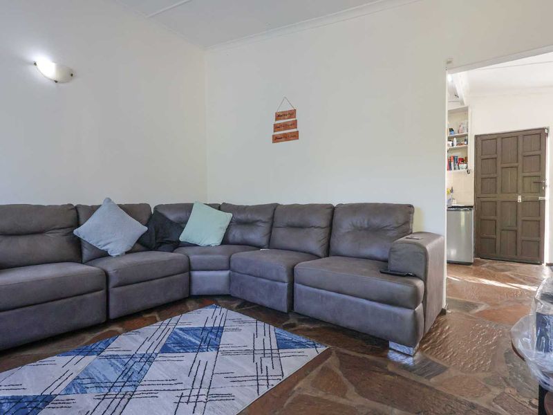 Tranquil 2-Bedroom Simplex in a Small, Peaceful Complex – Perfect for Nature Lovers - Photo 8