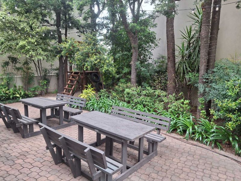 A LUXURIOUS THREE BEDROOM FURNISHED APARTMENT - Photo 8