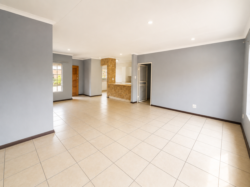 Lock Up, Move In & Love the Space! - Photo 4