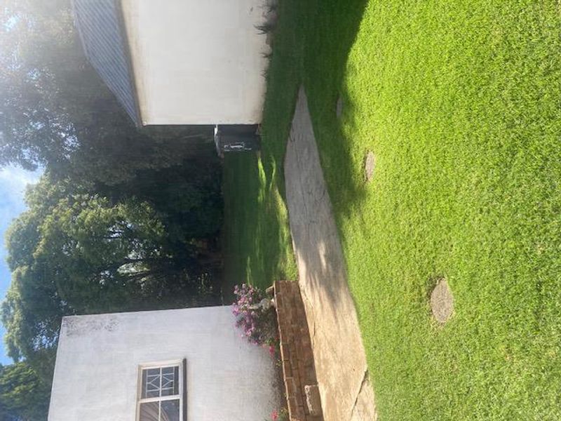 quiet area with a lovely home - Photo 5