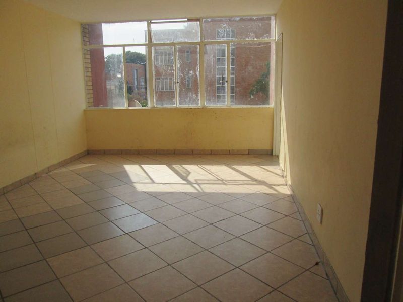 BEAUTIFUL 3] THREE BEDROOMS APARTMENT FOR SALE IN SUNNYSIDE '' BARGAIN - Photo 8
