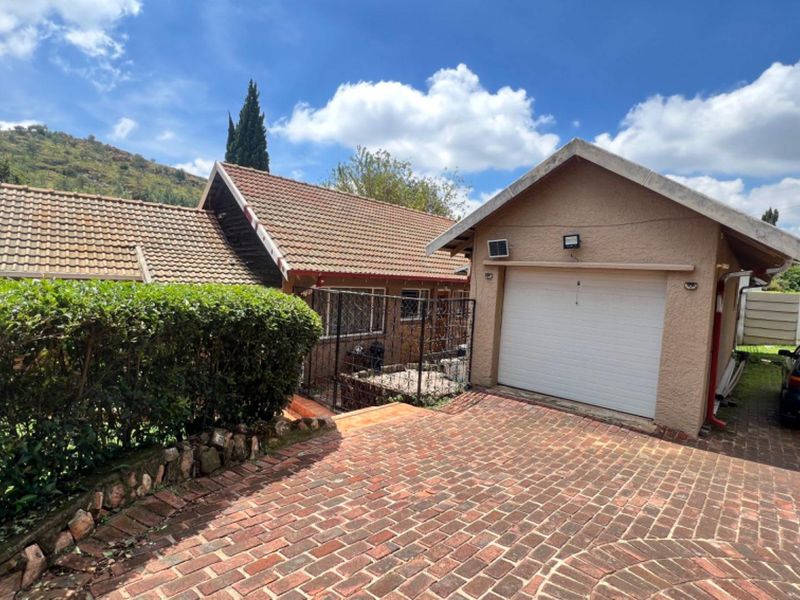 Prime Location Gem: Your Dream Family Home Awaits!" - Photo 3