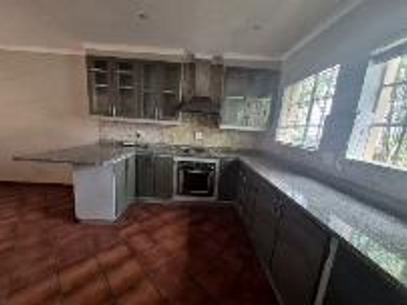 Secure Living in Prestigious Sterrewag – No Load Shedding - Photo 8