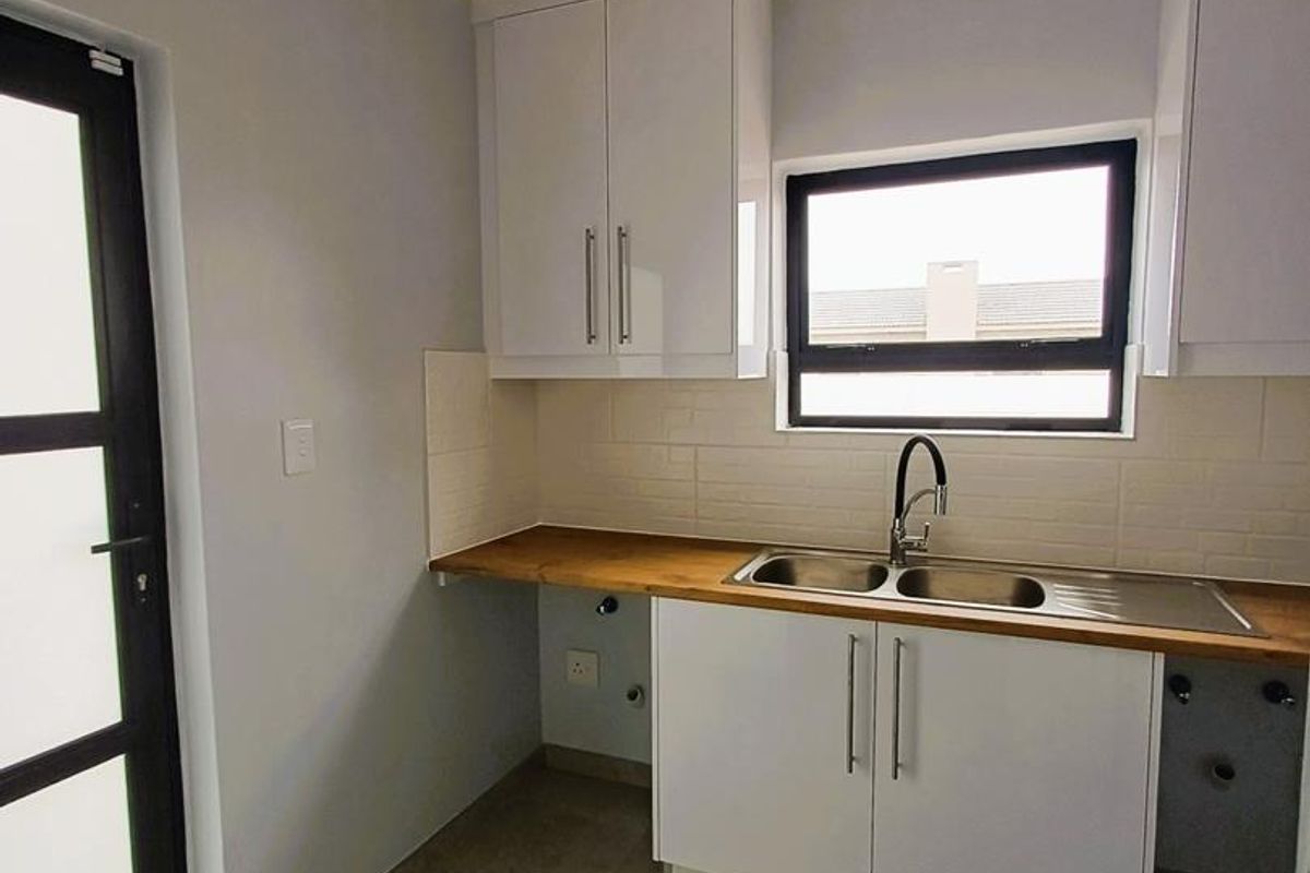 BRAND NEW HOME A FEW MINUTES FROM THE BEACH! - Photo 3