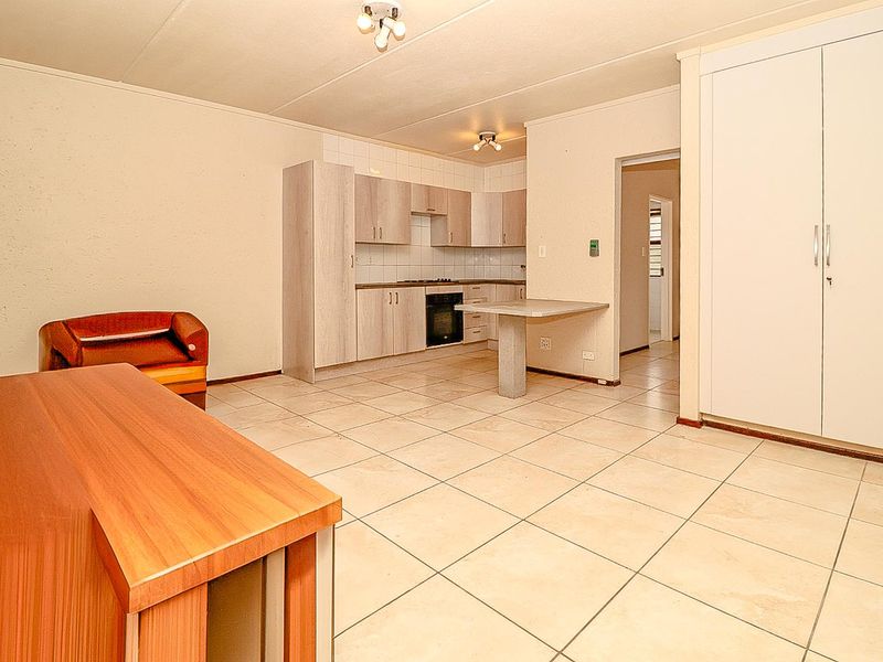 Lock Up and Go Garden Apartment! - Photo 1