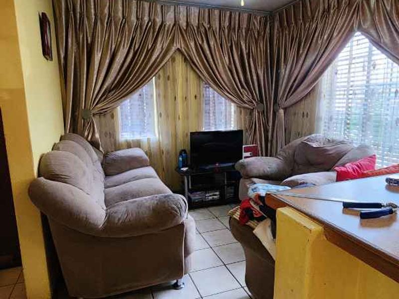 2 Bedroom House For Sale In The Orchards - Photo 7