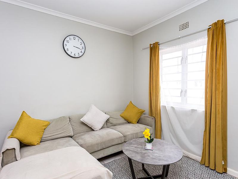 Perfect starter home or Investment - Photo 2