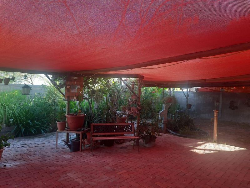 Oshakati - Family Home For Sale with Flats - Photo 5