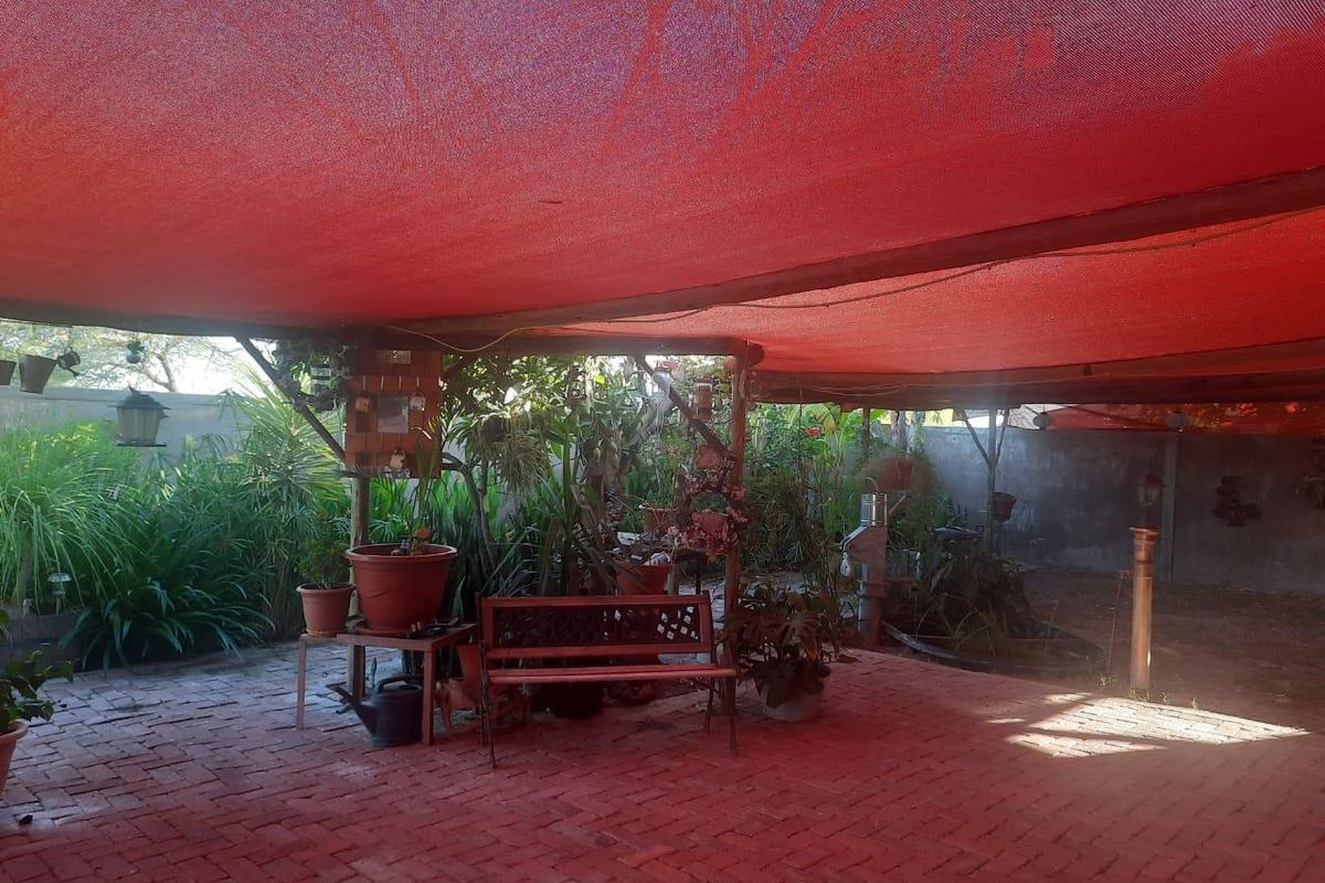 Oshakati - Family Home For Sale with Flats - Photo 5