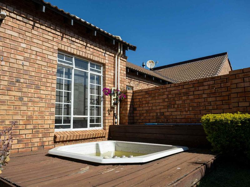 Spacious 3-Bedroom Home with Jacuzzi and Private Garden in Equestria Estate - Photo 9