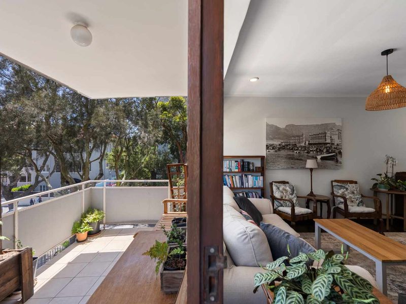 Sleek 3-Bedroom Apartment on Marais Road, Sea Point - Photo 4