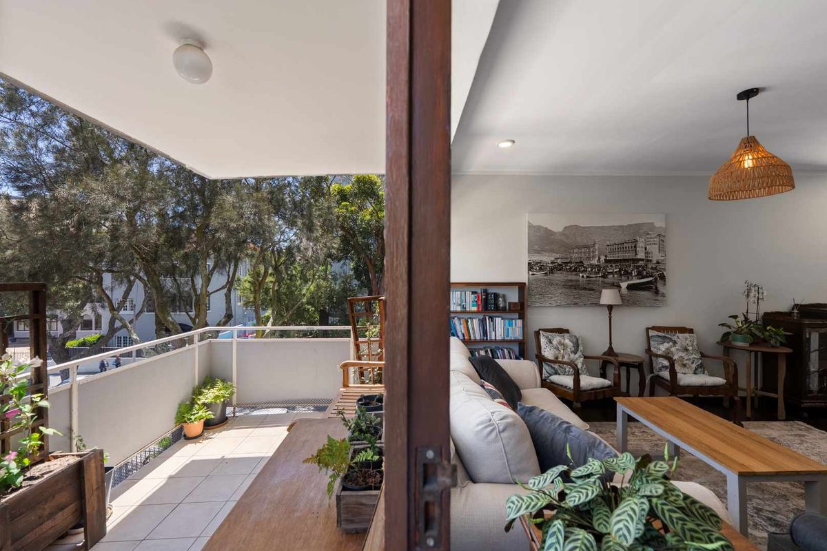 Sleek 3-Bedroom Apartment on Marais Road, Sea Point - Photo 4