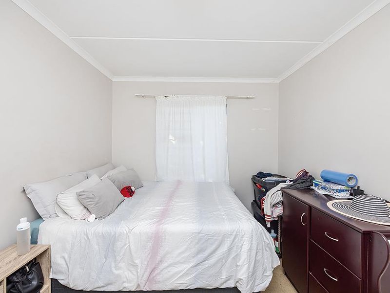 Modern 2 Bed Ground Floor Apartment - Photo 9