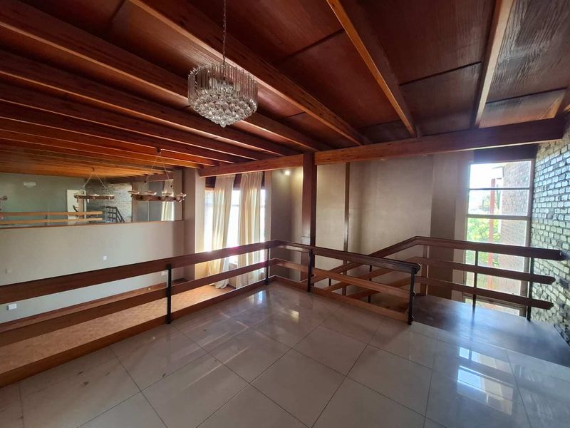 A Grand Opportunity Awaits – Restore, Renovate, Reimagine - Photo 5