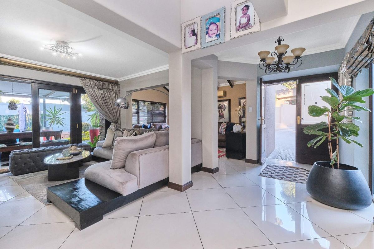 A Home That Has It All, Comfort, Style & Sustainability - Photo 3