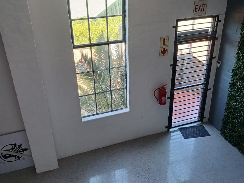 First-Floor Office Space with Sea views in Dido Valley - Photo 4