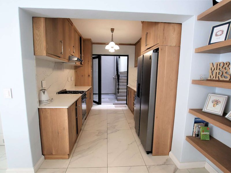 Hendra Estates - Stunning Pet-Friendly Duplex For Sale In Prime Umhlanga - Photo 3