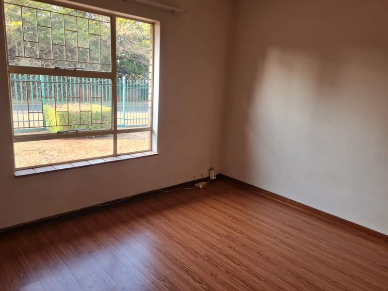 VERY NEAT - SPRINGVALE PRIMARY OPPOSITE THE ROAD - Photo 8