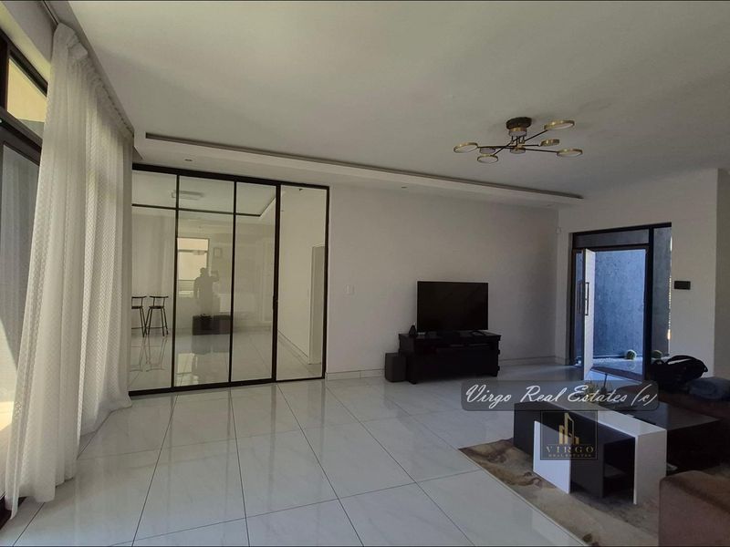 🏡 LUXURY 4 BEDROOM HOUSE PLUS 2 BEDROOM FLAT MOUNTAIN-VIEW LIVING IN KLEINE KUPPE 🌄 - Photo 4