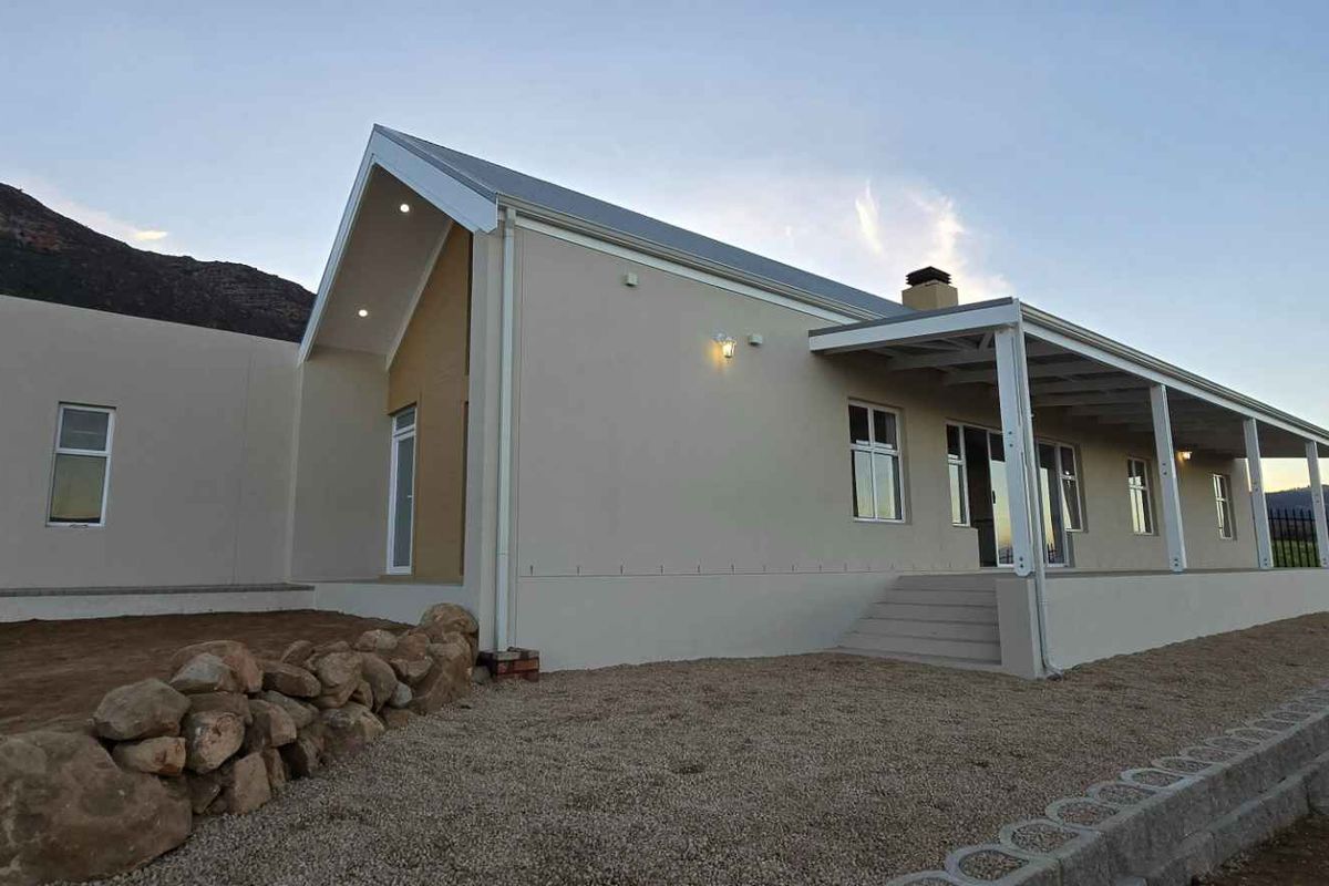 Your Mountain Retreat: New Home with Estate Amenities & Views - Photo 2