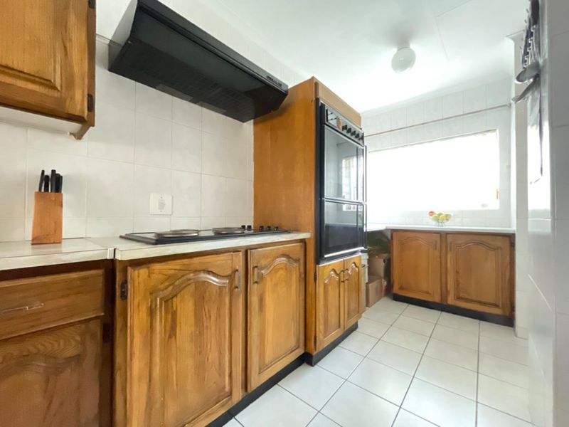 Spacious Cluster With Private Garden & Double Garage - Photo 5