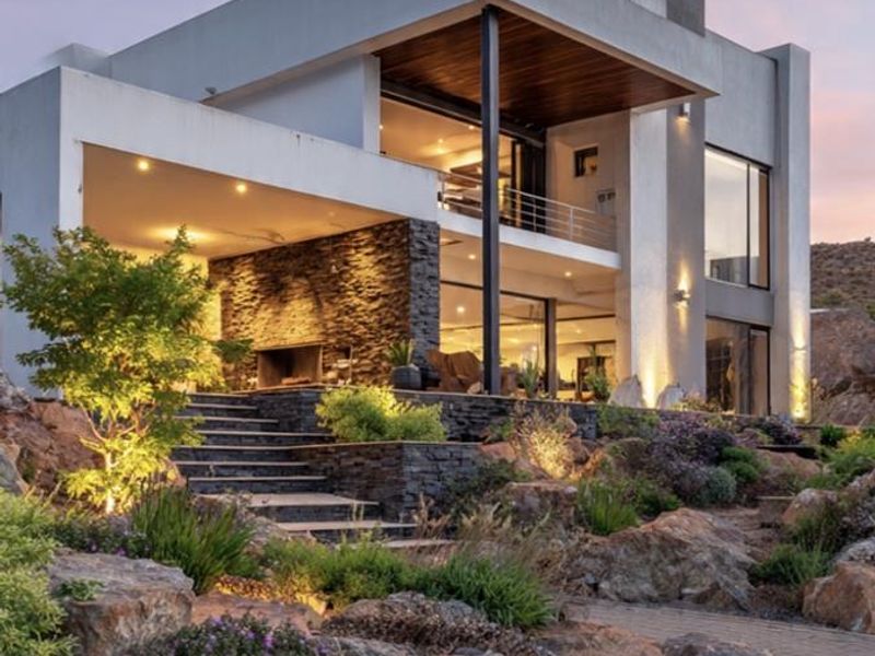 Freestanding house to let in Klein Windhoek - Photo 1
