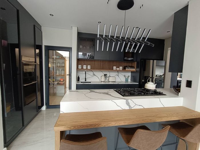 Property #2433515, House For Sale in Fountainbrook Estate