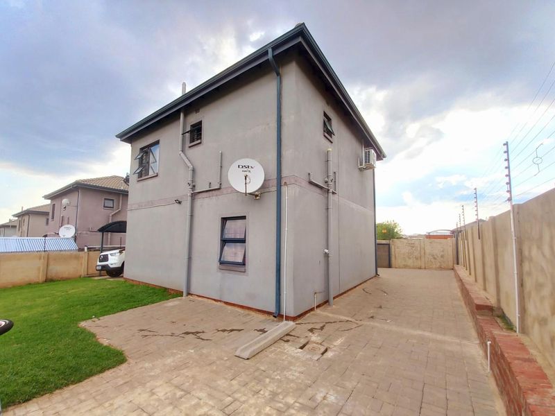 Three bedrooms house for sale in Capital View - Photo 3