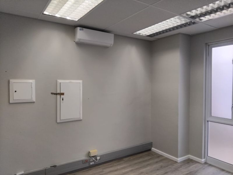 Modern & Spacious Commercial Office Space To Rent - Photo 8