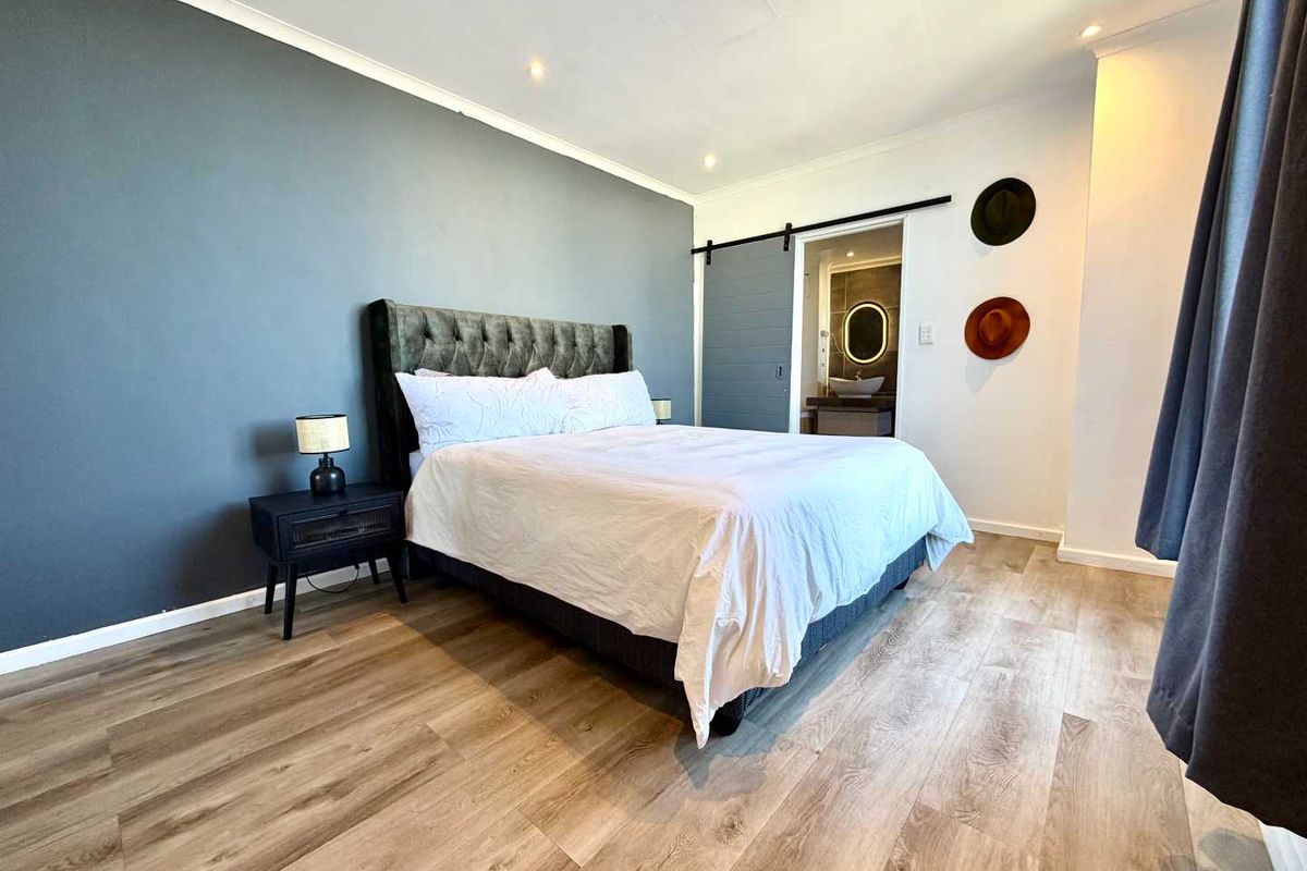 Fully Furnished One Bedroom Apartment- Woodstock - Photo 3