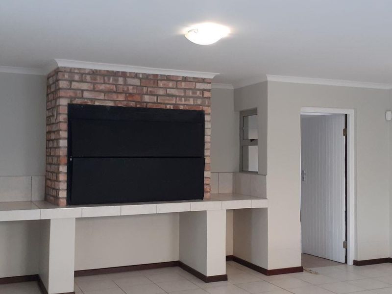 Neat Family Home with Separate Flat in Sought-After Lagoon Neighborhood! - Photo 6