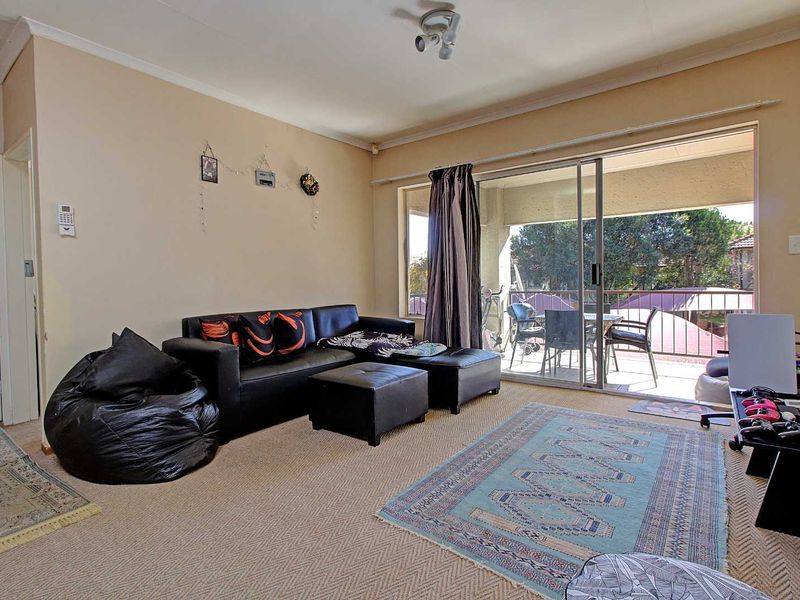 Experience Modern Living in Wilgeheuwel, Roodepoort - Photo 4