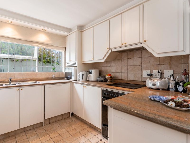 Bouganvillea Cottage - This one deserves to be seen! - Photo 10